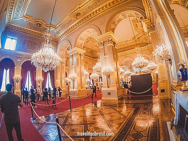 palais-royal-interior